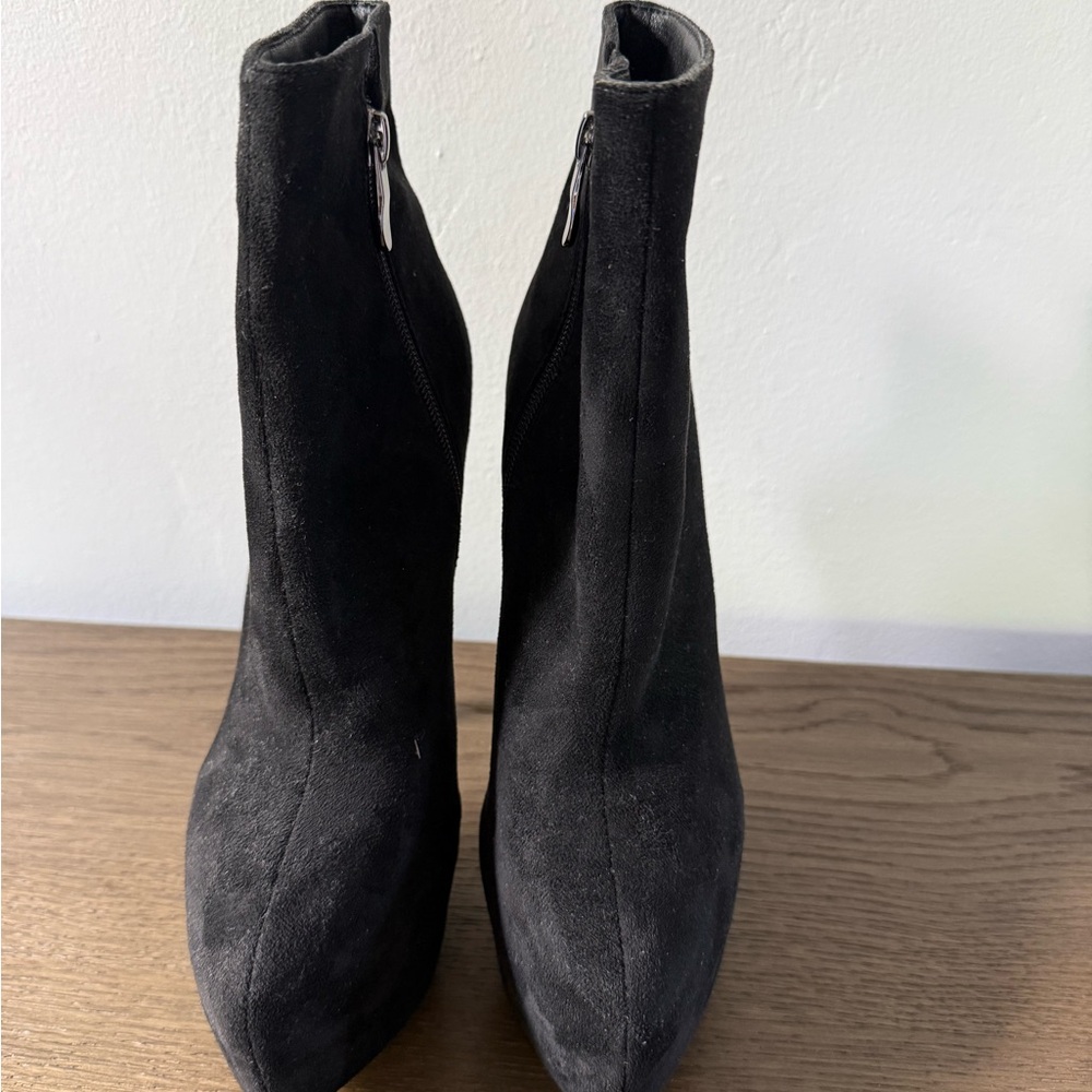 Jennifer Lopez Black Ankle Booties